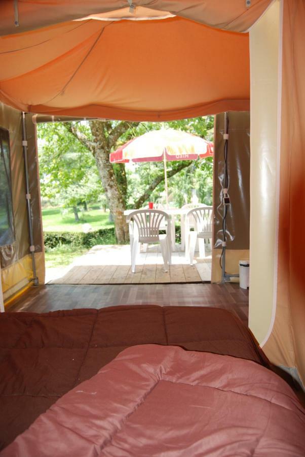 Camping Les Tournesols Sillé-le-Guillaume エクステリア 写真